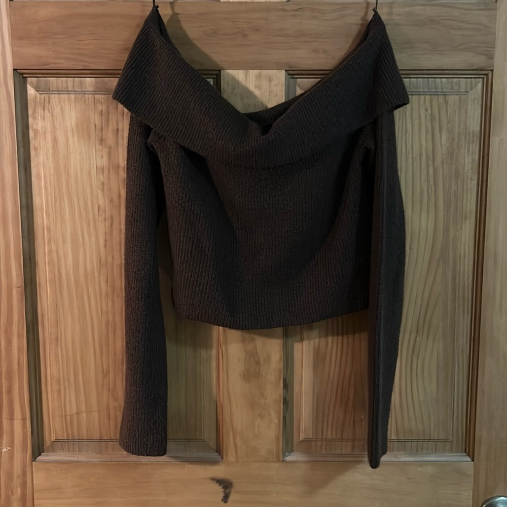 American Eagle Off the Shoulder Sweater in Brown - L